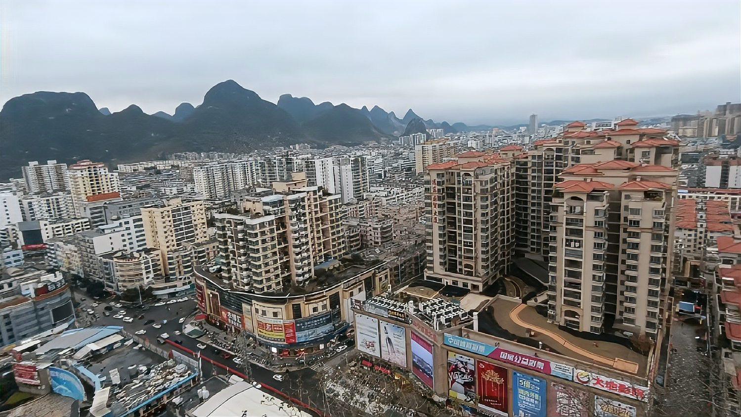 閒登賀州靈峰山,靈峰亭上可欣賞賀州市全景,好山好水好風光!