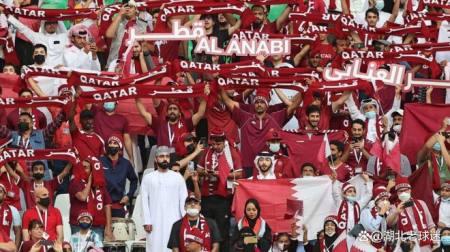 差距太大！卡塔尔连续丢球，绝对机会为0，国足想当东道主更难了