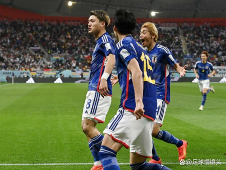 世界杯爆冷，2-1！日本队战胜德国，亚洲2队造奇迹：逆转剧本相同