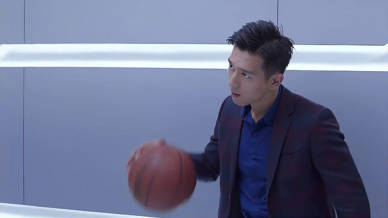 南方有乔木:穿着正装打篮球,李现和陈伟霆的对决,真是别出心裁