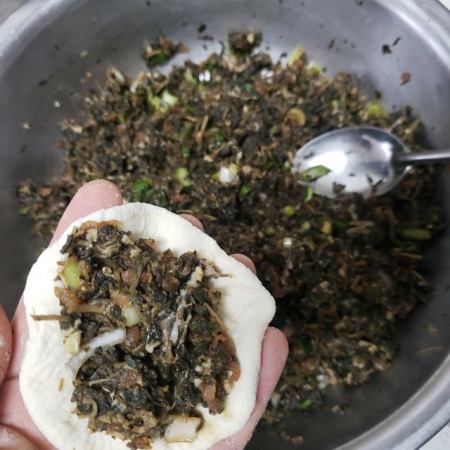 馬齒莧肉末小籠包,皮薄餡大,香味撲鼻