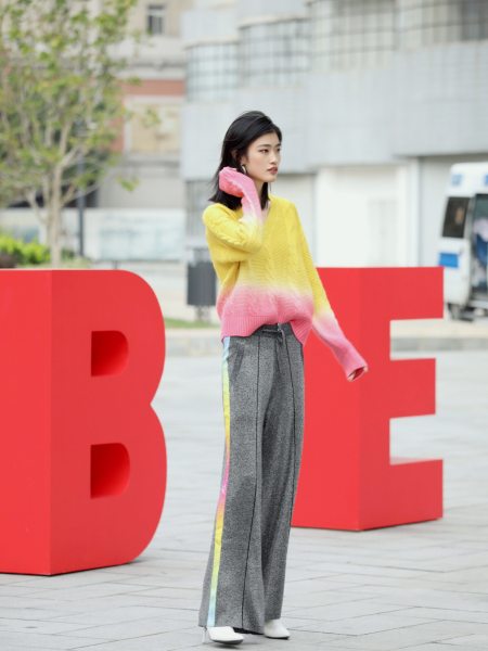 “毛衣+阔腿裤”怎么穿更出彩?学会这4个穿搭思路,时髦又显瘦 “毛衣+阔腿裤”怎么穿更出彩?学会这4个穿搭思路,时髦又显瘦