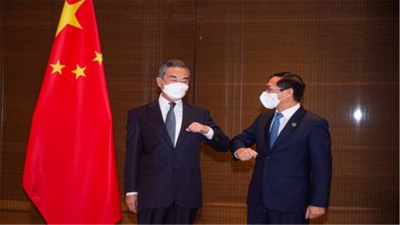 特殊时期,王毅在浙江会见一位尊贵客人,全球嗅到不寻常信号(图3) 特殊时期,王毅在浙江会见一位尊贵客人,全球嗅到不寻常信号(图3)