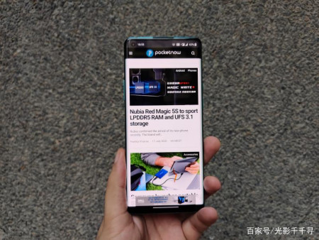 美观的曲面屏手机却毁誉参半!一文弄懂原因,确定追捧还是放弃(图7) 美观的曲面屏手机却毁誉参半!一文弄懂原因,确定追捧还是放弃(图7)