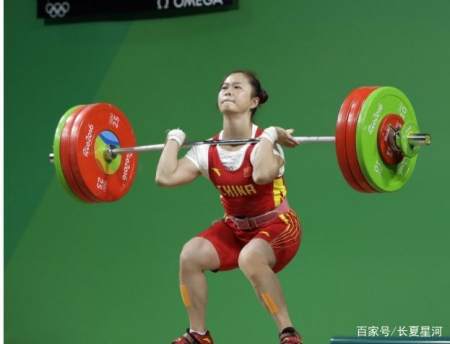 举重运动员姚莉：加入外国国籍，否认自己是中国人，拿了冠军被取消。