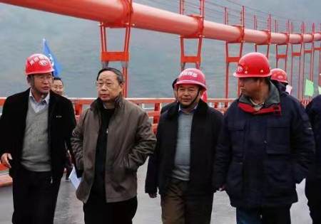 他曾任广州市长,后来被调往贵州省,61岁担任贵州省长,今年75岁(图3) 他曾任广州市长,后来被调往贵州省,61岁担任贵州省长,今年75岁(图3)