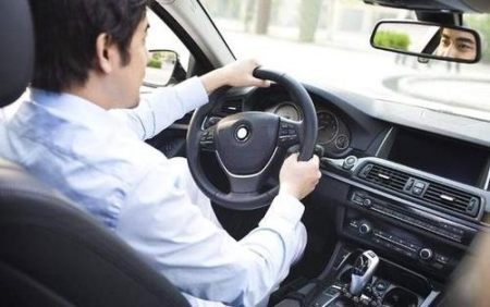 为什么现在越来越多人不想“买车”,并非是穷,而是大家更机智了(图2) 为什么现在越来越多人不想“买车”,并非是穷,而是大家更机智了(图2)