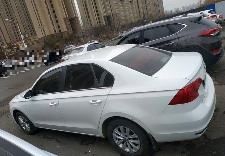 两厢车和三厢车有啥区别?老司机:上高速跑到90就知道差距有多大(图1) 两厢车和三厢车有啥区别?老司机:上高速跑到90就知道差距有多大(图1)