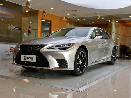 0l/100km,底盘舒适,豪华行政车,实拍雷克萨斯ls