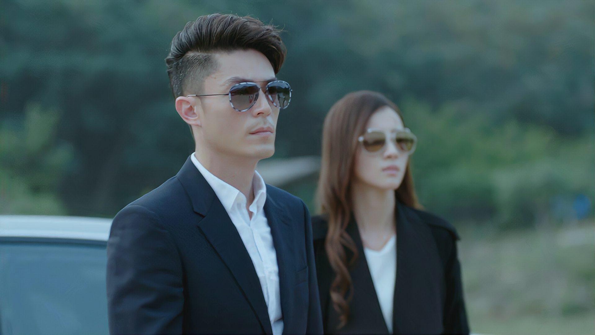 他来了请闭眼:众人收到邀请函,参加靳言简瑶婚礼