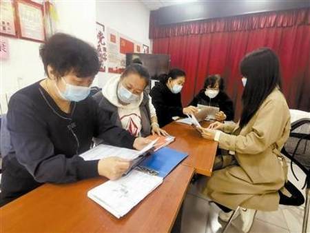 南开区嘉陵道街金川里社区“红娘帮帮团”义务提供婚介服务