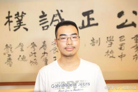 3年前 文科生数学149分 以总分677摘得状元考上北大 现状如何