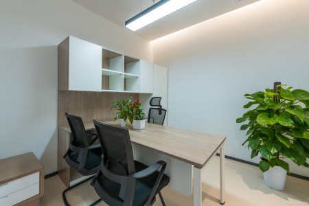 正确的单间办公室装修装饰可以极大的提升企业的办公氛围和效率