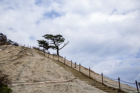 华山经典旅游线路之西上西下攻略（华山旅游）