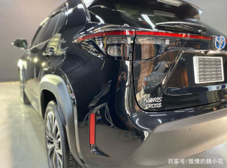 丰田“雅士利Cross”海外上市,旗舰版竟不到10万,油耗仅4.5L(图3) 丰田“雅士利Cross”海外上市,旗舰版竟不到10万,油耗仅4.5L(图3)