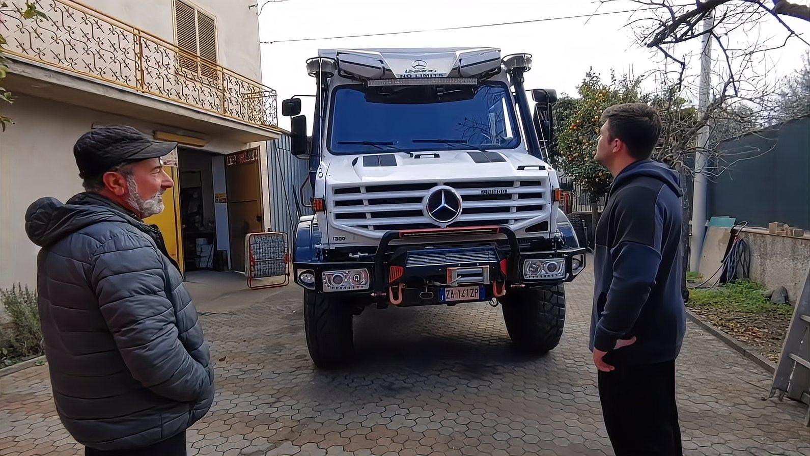 乌尼莫克4x4越野房车