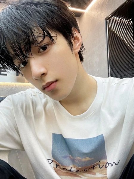 刘耀文丨杨洋丨邓孝慈丨何洛洛丨常华森丨吴海段小薇的这套素颜氛围感