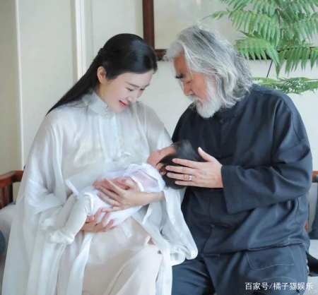 张纪中69岁老当益壮，杜星霖70次取卵3次试管，如今儿女双全