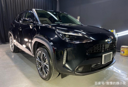 丰田“雅士利Cross”海外上市,旗舰版竟不到10万,油耗仅4.5L(图2) 丰田“雅士利Cross”海外上市,旗舰版竟不到10万,油耗仅4.5L(图2)